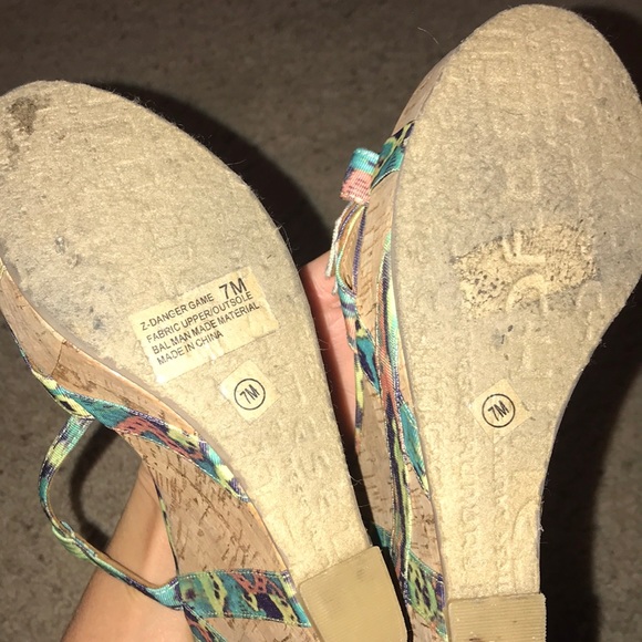 Chinese Laundry Wedges - Picture 3 of 6